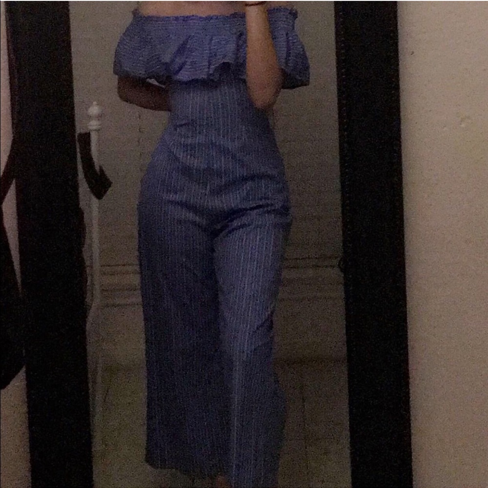 BLUE STRIPPED ROMPER🌎